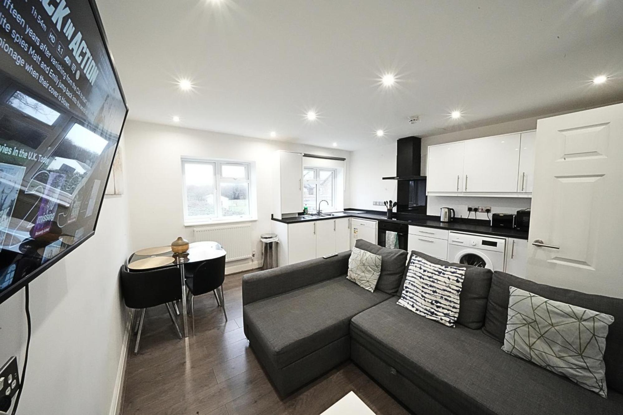 Hatton Heathrow Airport- Free Parking-free Underground To And From Heathrow Airport Hatton Cross Picture-see Fast Hatton Cross To 30min London