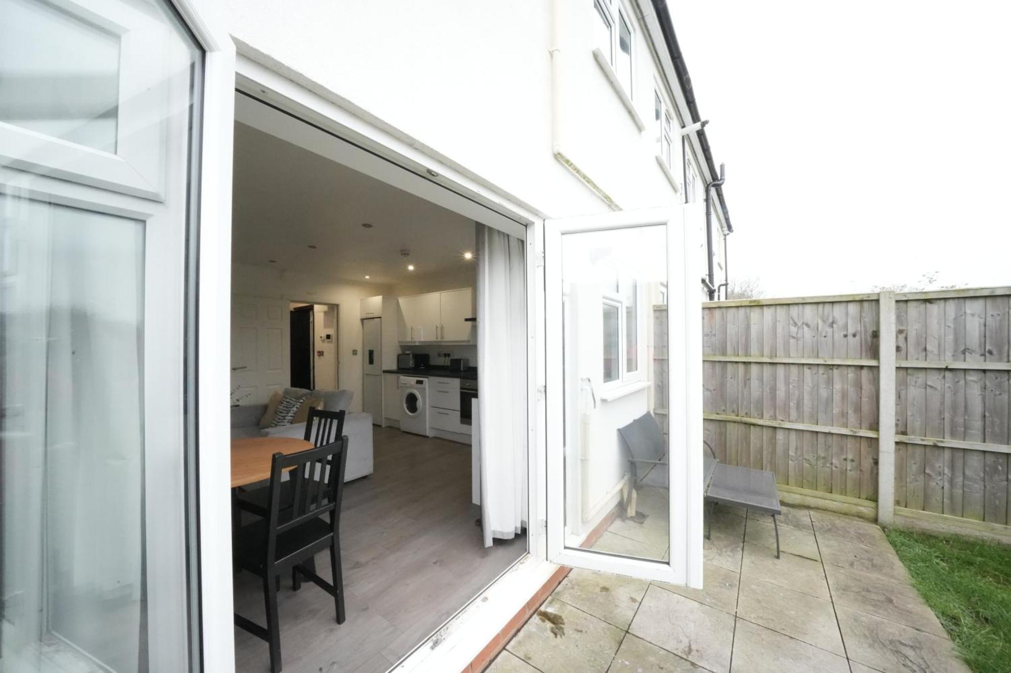 Appartamento Hatton Heathrow Airport- Free Parking-free Underground To And From Heathrow Airport Hatton Cross Picture-see Fast Hatton Cross To 30min *